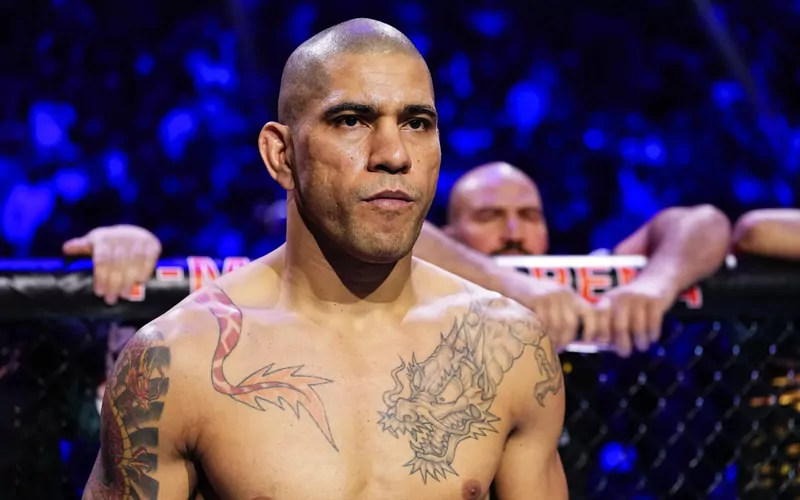 Алекс Перейра ошарашил фанатов: может уйти из UFC, если лига «решит поиграть с ним»