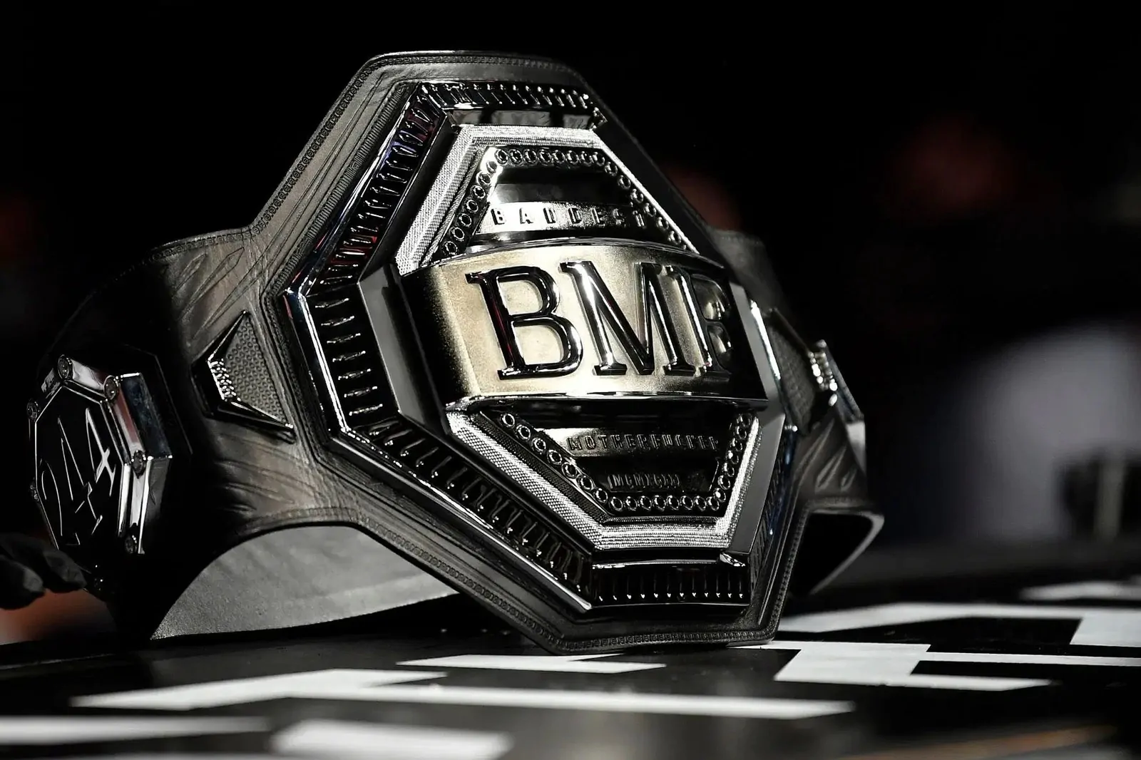 Пояс BMF UFC — история, значение, проклятие и будущее титула «самого опасного ублюдка»
