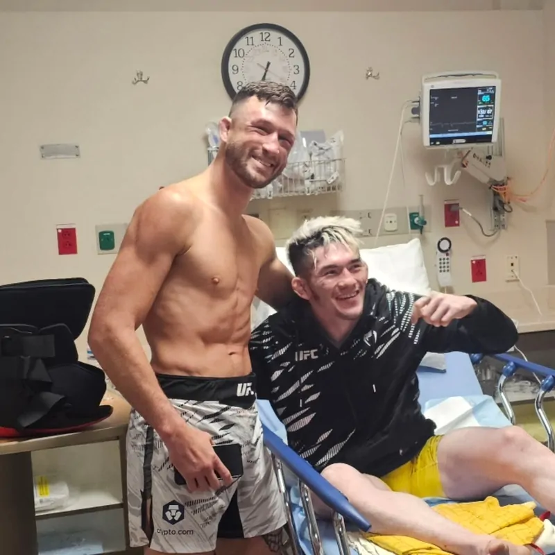 Оба участника «Боя вечера» на UFC Vegas 106 госпитализированы после жёсткой войны