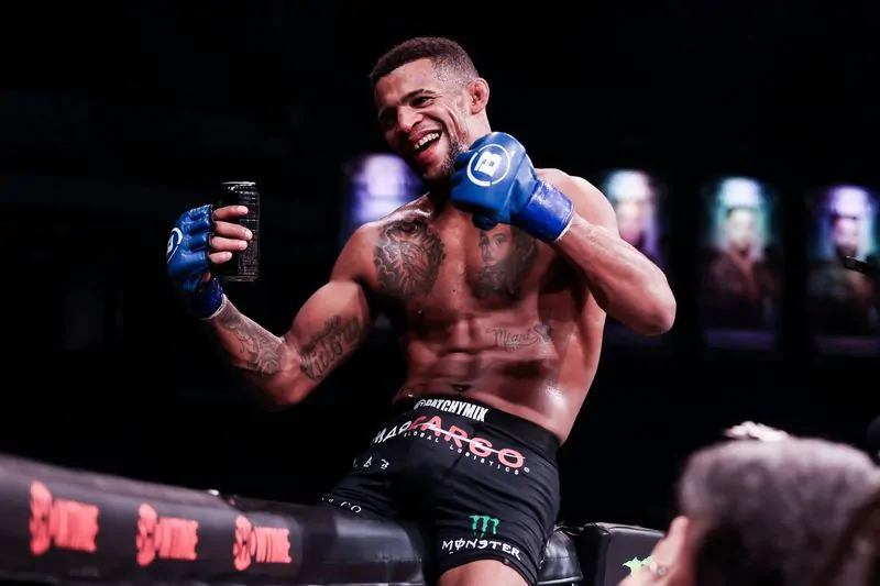 Пэтчи Микс подписал контракт с UFC и дебютирует на UFC 316 против Марио Баутисты