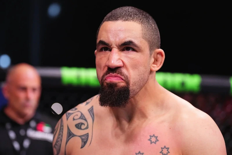 Роберт Уиттакер подерётся с Рейниером де Риддером в главном бою UFC Abu Dhabi