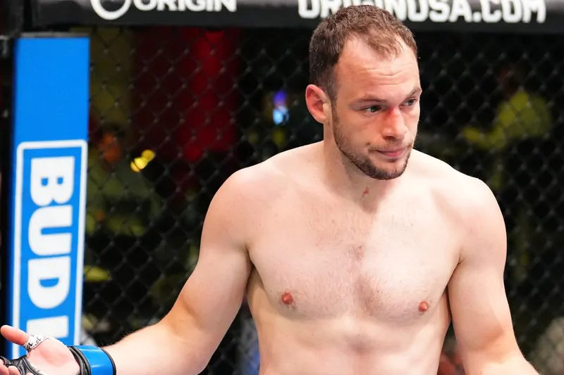 UFC 316 теряет бой в полусреднем весе: Урош Медич снялся из-за проблем со здоровьем