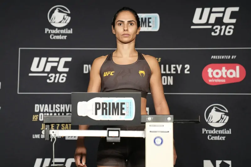 Ариане да Силва объяснила срыв веса на UFC 316 опухолью гипофиза и ошибкой нутрициолога
