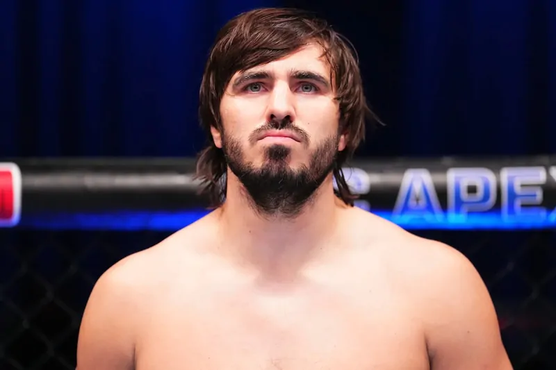 Артем Вахитов отказался от контракта UFC после Contender Series и готовится к бою с Рико Верхувеном