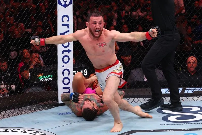 Мераб Двалишвили готов подраться с Кори Сэндхагеном после победы на UFC 316
