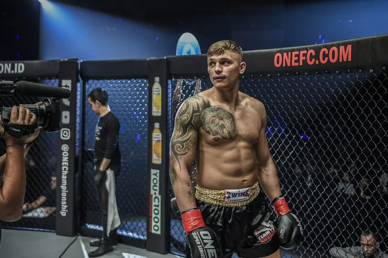 GLORY 100: Сергей Маслобоев признался, что потеря титула из-за рассечения «съела его изнутри»