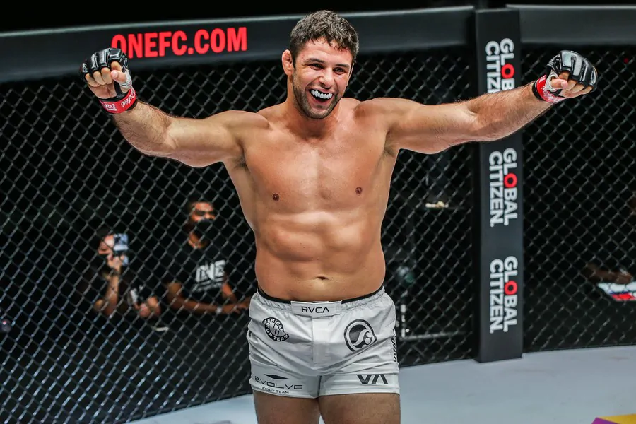 UFC подписал Маркуса «Бучечу» Алмейду — звезду ONE Championship и лучшего грэпплера тяжёлого веса
