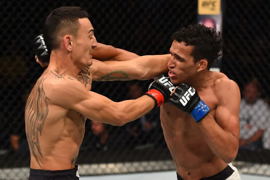Макс Холлоуэй готов к реваншу с Чарльзом Оливейрой после UFC 318: «Слышал, он там что-то говорил»