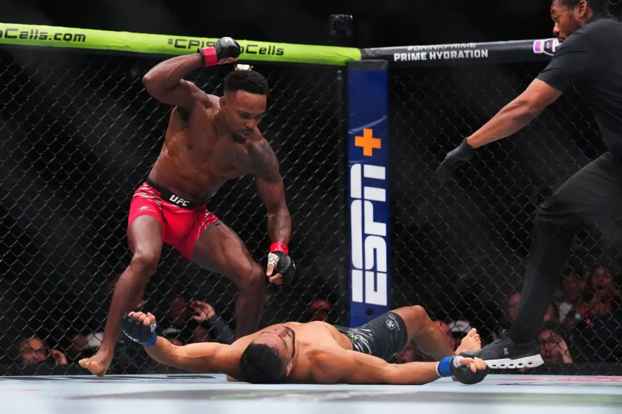 Аарону Пико запретили выступать до 2026 года после жесткого нокаута на UFC 319