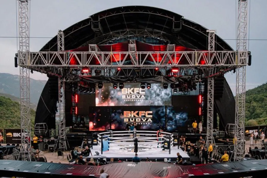 «Экстремальная погода» сорвала турнир BKFC в Черногории: отменены главные бои и 10-часовая задержка