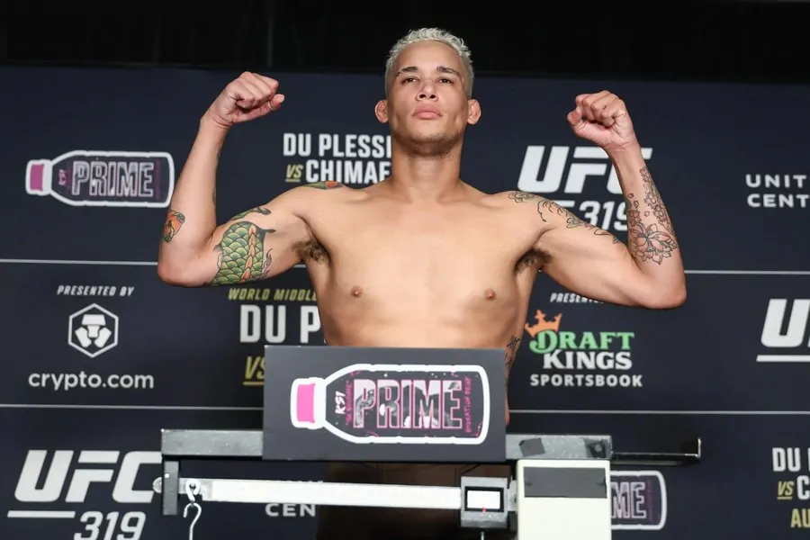Брайан Бэттл исключён из ростера UFC после провала весогонки на 4 фунта на UFC 319