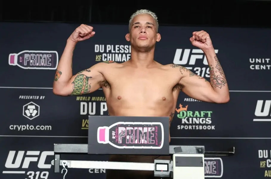 Брайан Бэттл планирует возвращение в UFC после увольнения за срыв весогонки: «Я могу быть профессионалом»