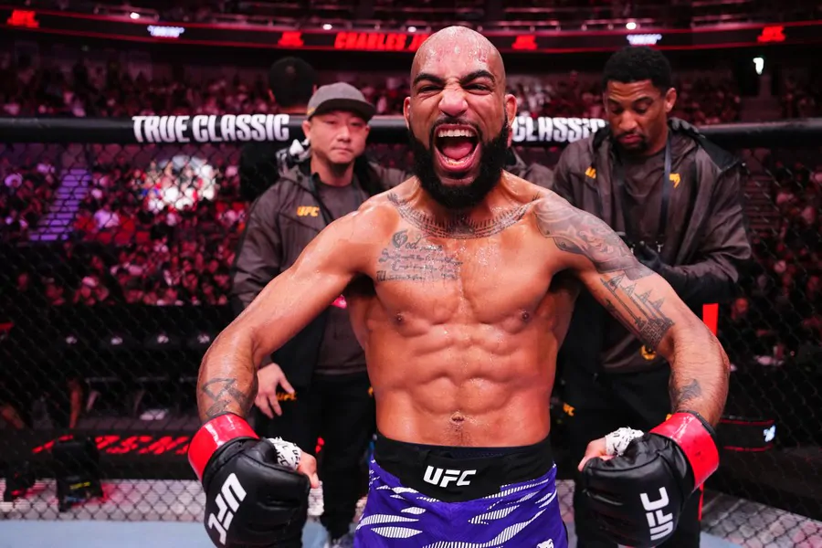 Фанаты требуют: Чарльз Джонсон должен попасть на турнир UFC 322