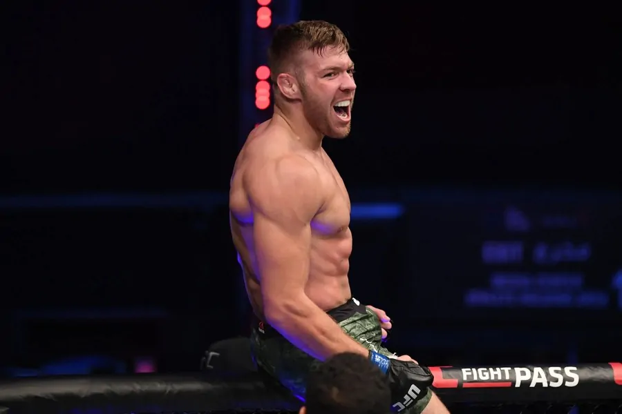 Дрикус Дю Плесси вошёл в топ-5 самых длинных победных серий в UFC и готовится к бою с Хамзатом Чимаевым