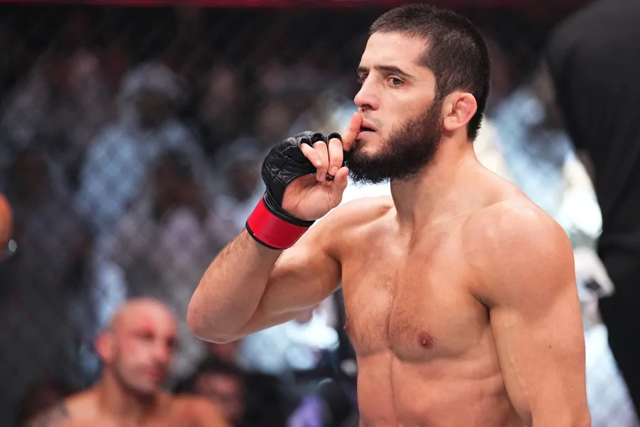 Ислам Махачев высказался о возможном бою с новым чемпионом UFC Хамзатом Чимаевым