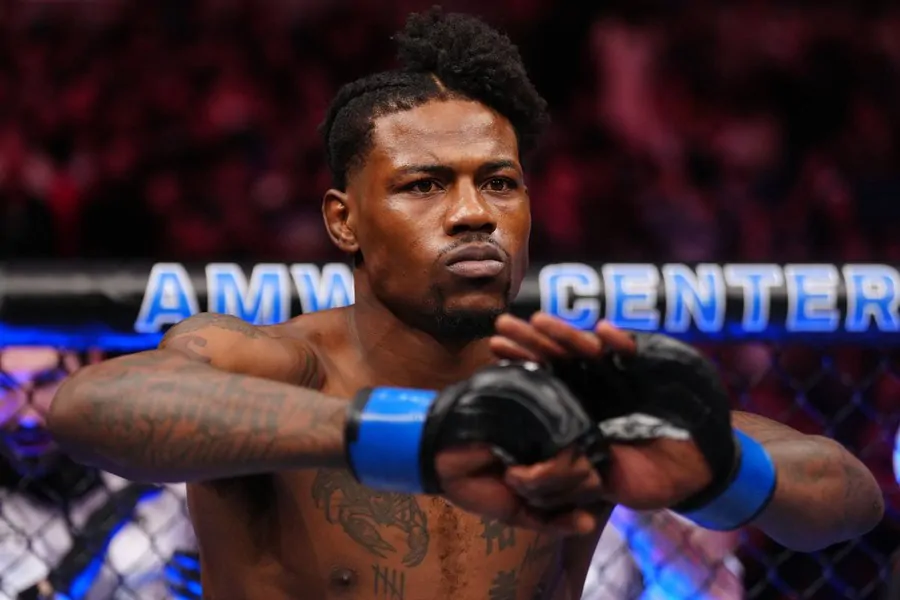 Кевин Холланд готовится к возвращению на UFC 320 спустя две недели после болезненного поражения на UFC 318