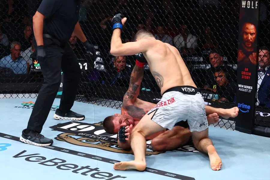 Михал Олексейчук приблизился к рекорду UFC по нокаутам после яркой победы на UFC 319