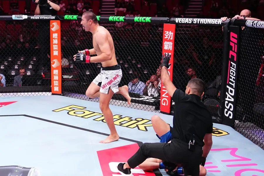 Уран Сатыбалдыев провёл редчайший приём в истории UFC и получил $50,000 бонус в Шанхае