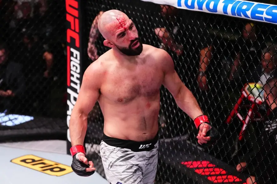 WTF? Лёгковес UFC Джаред Гордон попал под машину перед боем на Noche UFC 3