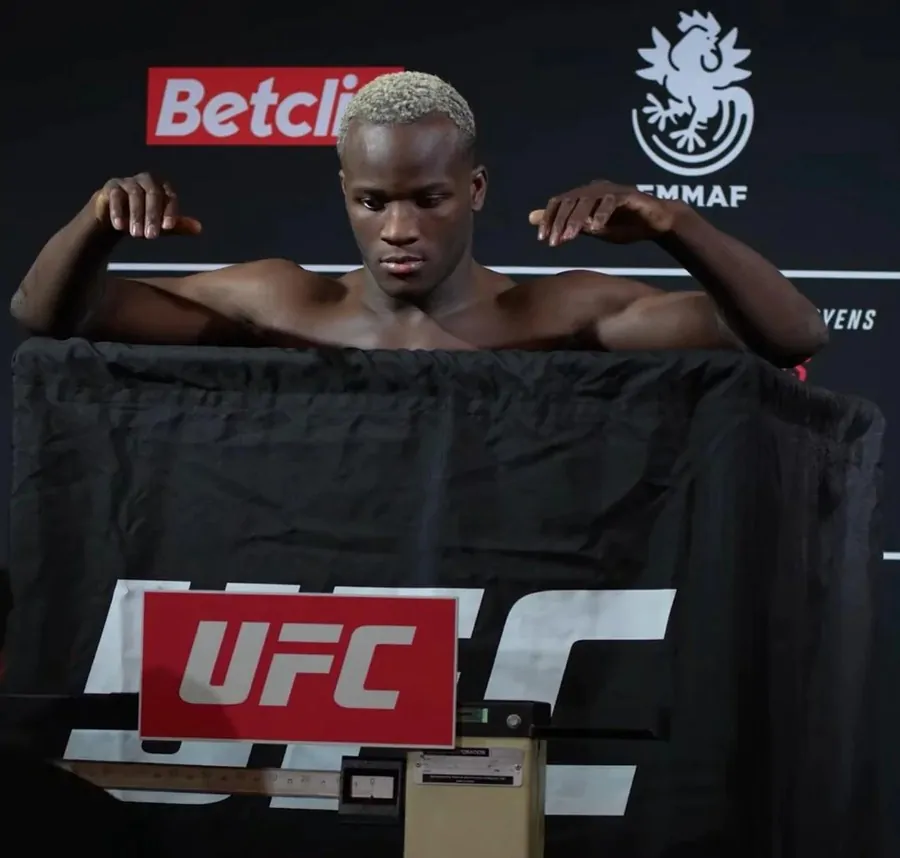 Лосене Кеита извинился за срыв дебюта на UFC Paris после провала веса